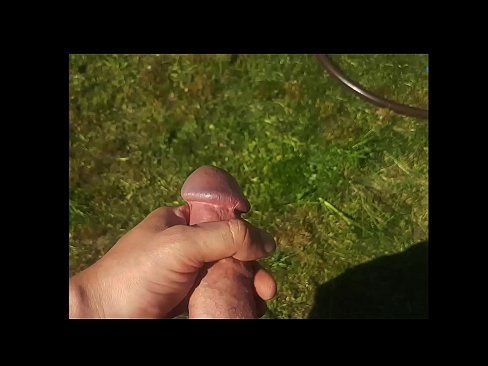 ❤️ Hottie se deja follar el coño rosa y se corre con un chorro en un jardín de verano ️ Video de porno en es.myteporn.ru ❌️